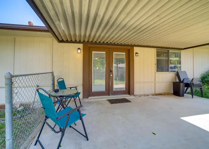 Extended East W/ Fenced Yard Tulsa