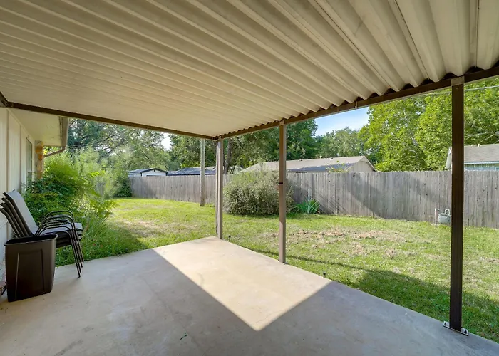 Holiday home Extended East W/ Fenced Yard Tulsa